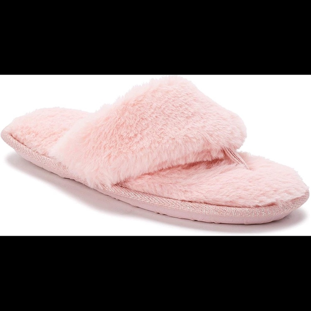 NWT pink fuzzy slippers, flip flop thong style size 7-8